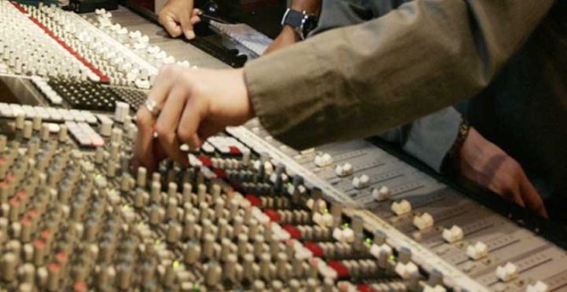 Vozpópuli - Radio Exterior volverá a la Onda Corta tras las presiones recibidas, pero perdería cobertura