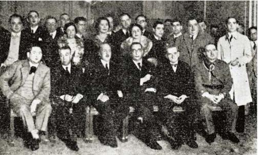 El Alcalde de Bilbao, don Ernesto Ercoreca, (con pajarita) invitado especial a la inauguración